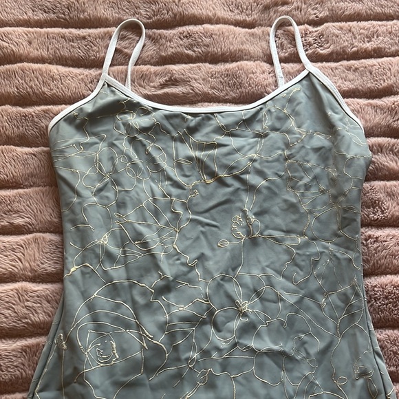 Class In Leotard - Picture 1 of 6